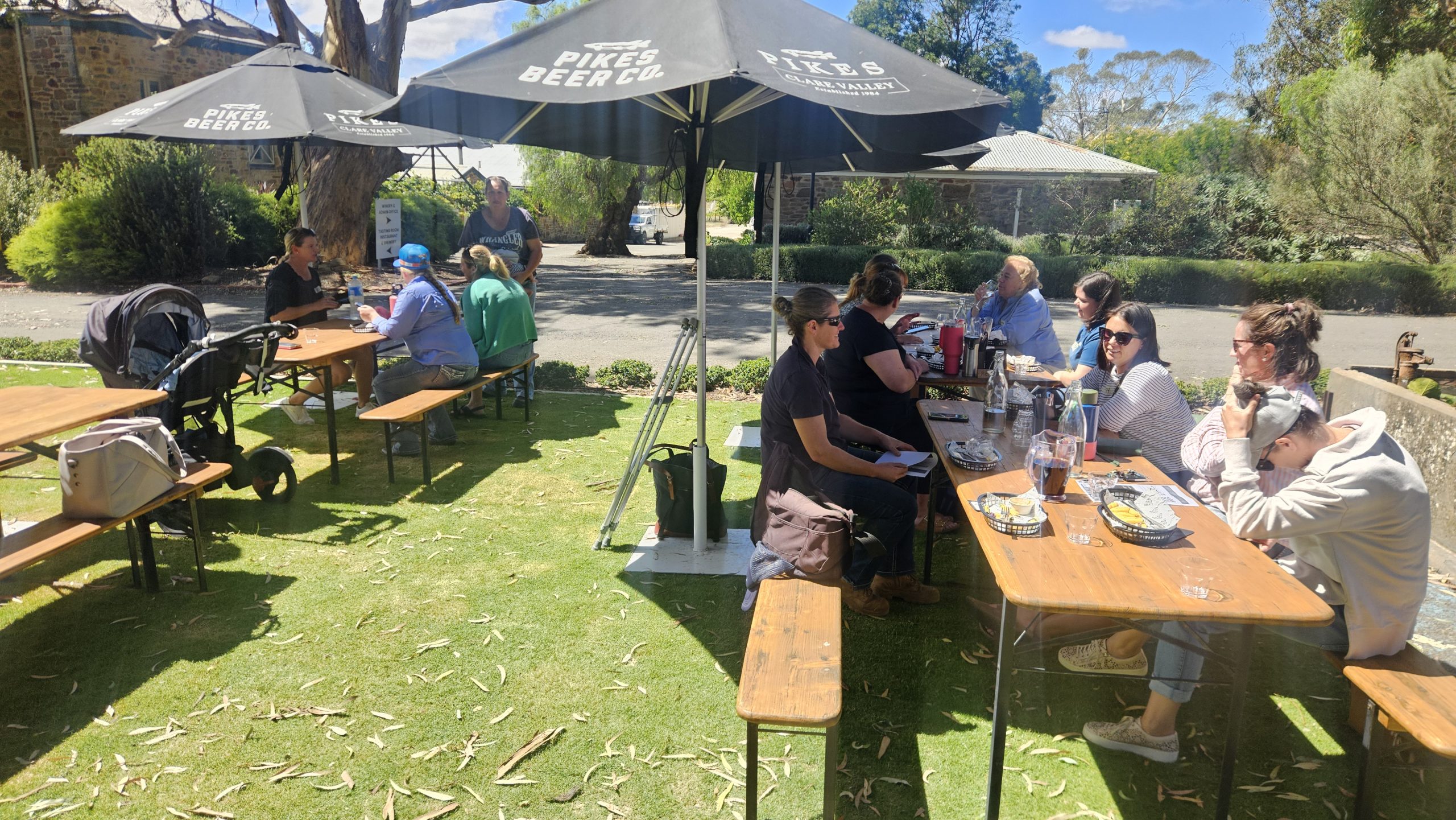 Lucy Pedler presenting at Thriving Women 2022 Conference